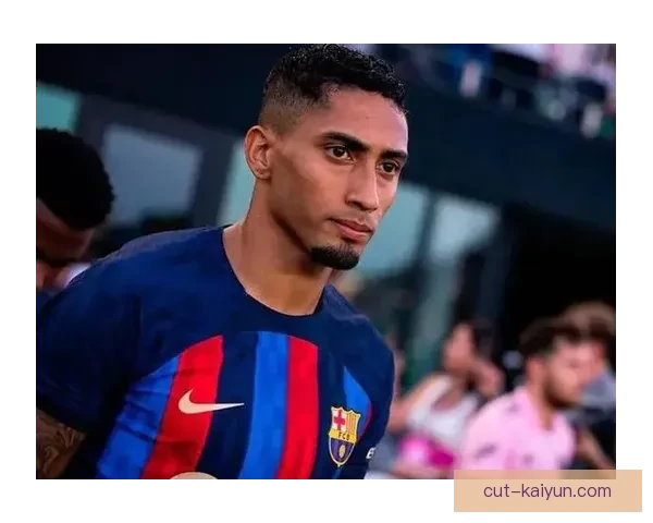 拉菲尼亚沙特转会传闻否认，状态回暖引发球迷关注