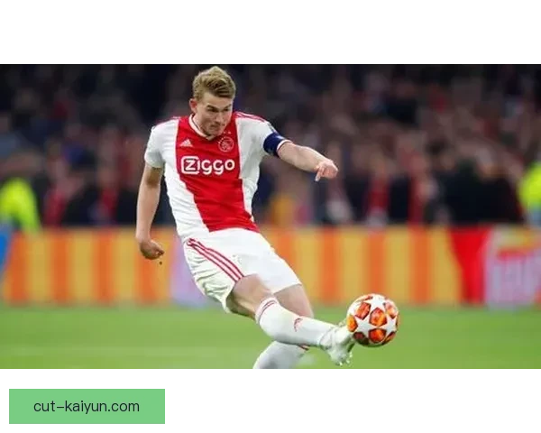 坦巴克蒂在利雅得新月表现稳健，状态回暖值得关注。