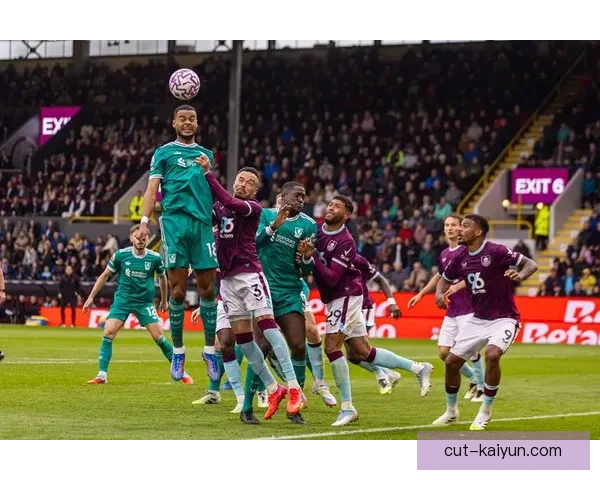 英超伯恩利球迷抗议活动引发关注，球队面临挑战与压力